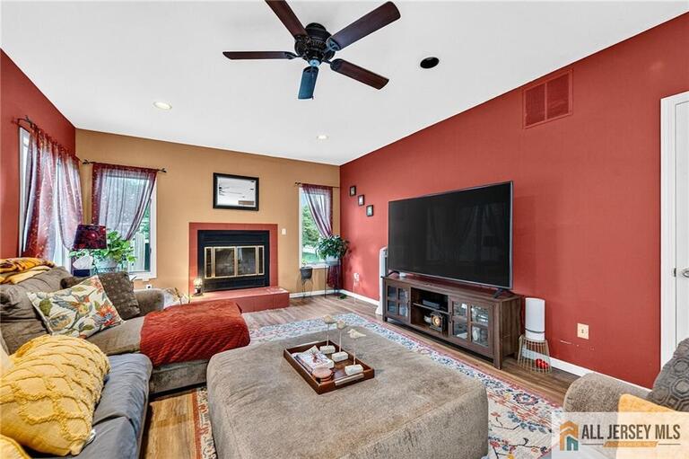 Photo 16 of 121 W Hill Road, Colonia NJ 07067, Colonia, NJ