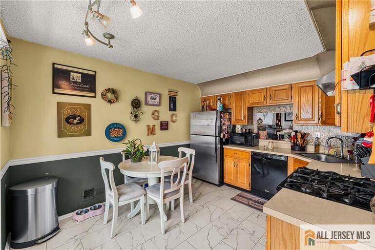 Photo 12 of 417 Northam Drive, North Brunswick NJ 08902, North Brunswick, NJ