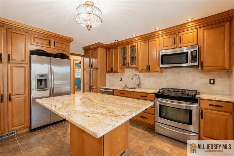 Photo 19 of 14 Harmon Road, Edison NJ 08837, Edison, NJ