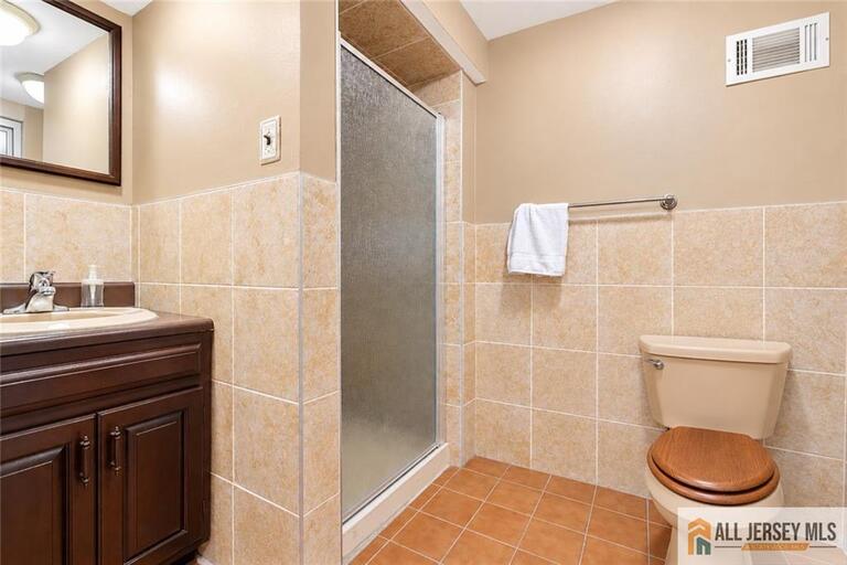 Photo 32 of 14 Harmon Road, Edison NJ 08837, Edison, NJ