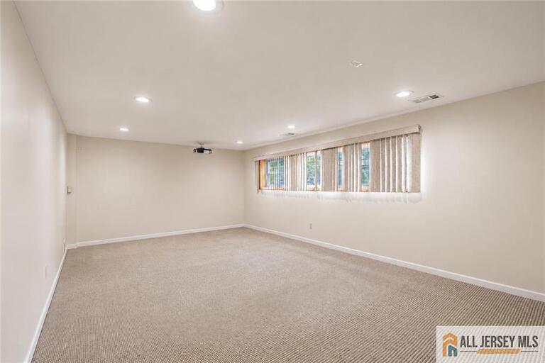 Photo 31 of 14 Harmon Road, Edison NJ 08837, Edison, NJ