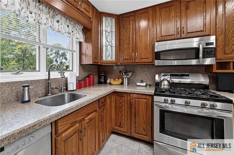 Photo 11 of 104 Pinewood Road, Howell NJ 07731, Howell, NJ