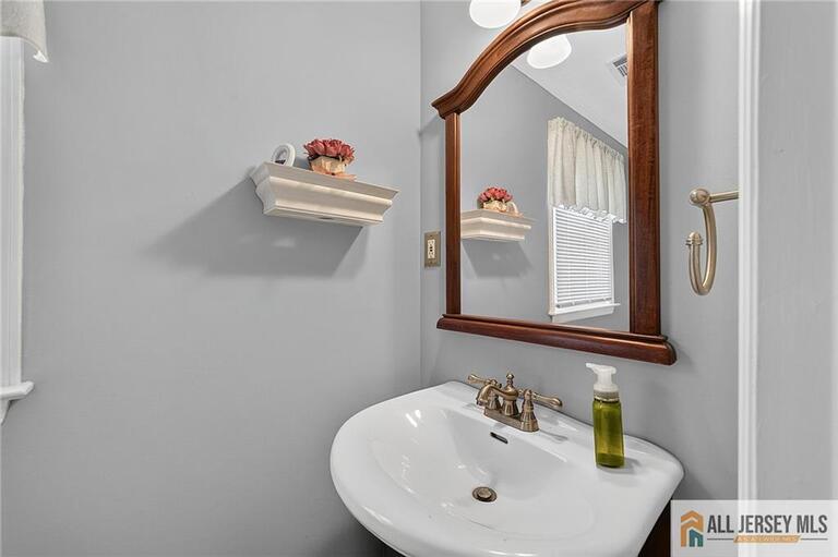 Photo 22 of 104 Pinewood Road, Howell NJ 07731, Howell, NJ