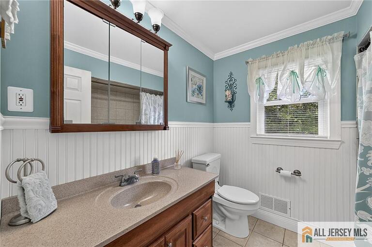 Photo 15 of 104 Pinewood Road, Howell NJ 07731, Howell, NJ