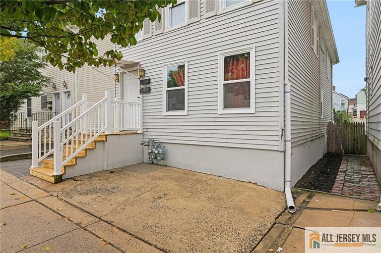 Photo 3 of 24 Welton Street, New Brunswick NJ 08901, New Brunswick, NJ
