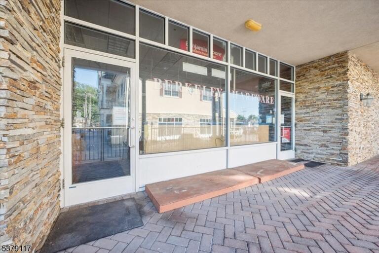 Property listing MLS 3992888 photo 3