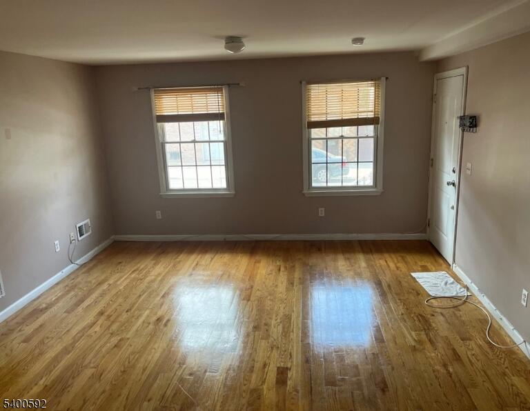Property listing MLS 4000760 photo 2