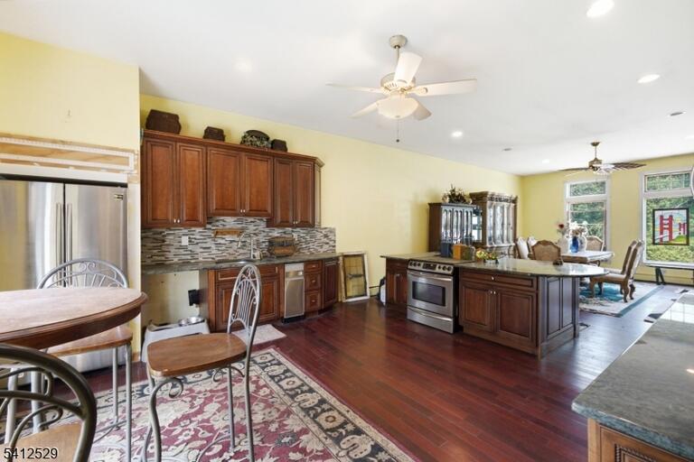 Property listing MLS 4010735 photo 24