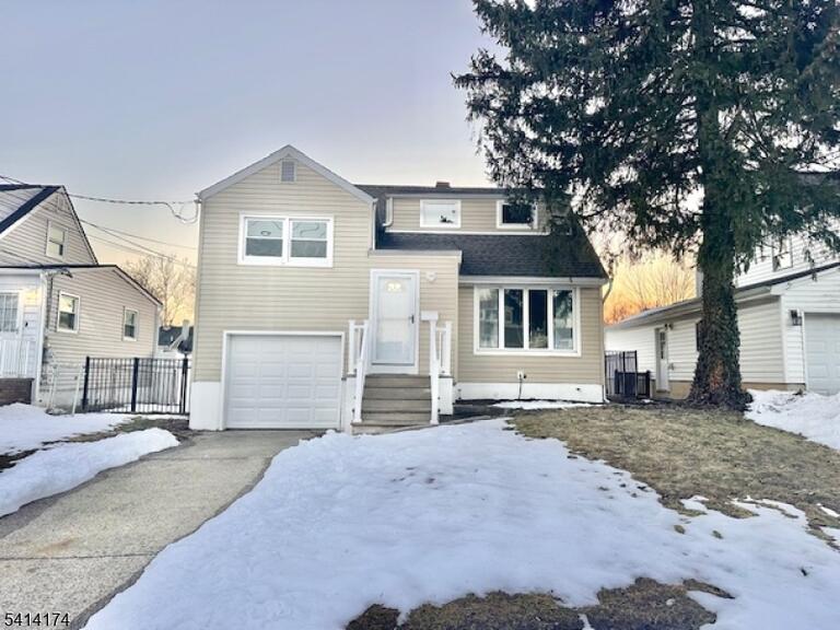 Property listing MLS 4012020 photo 2