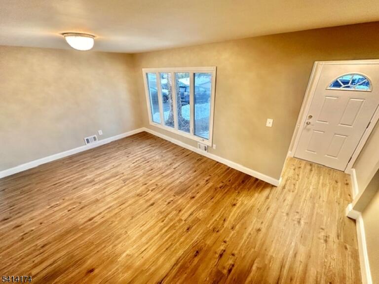 Property listing MLS 4012020 photo 5