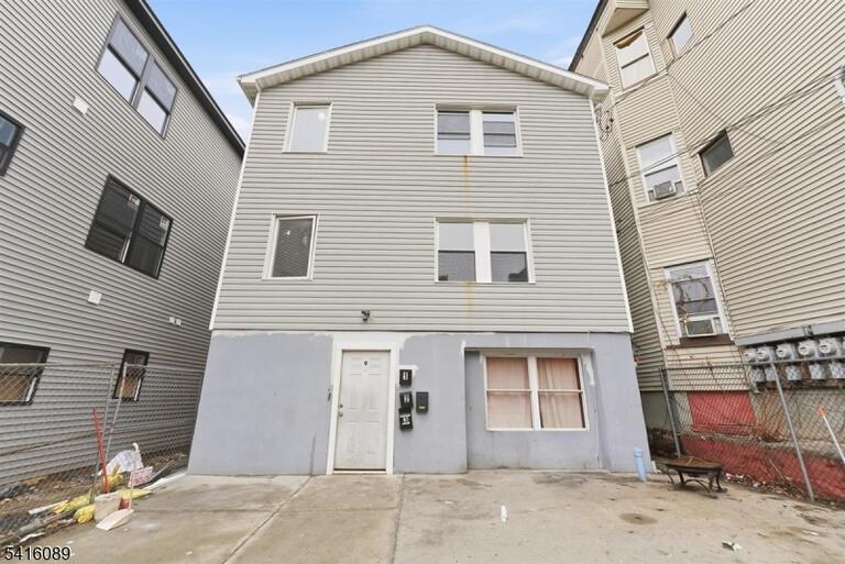Property listing MLS 4013578 photo 1