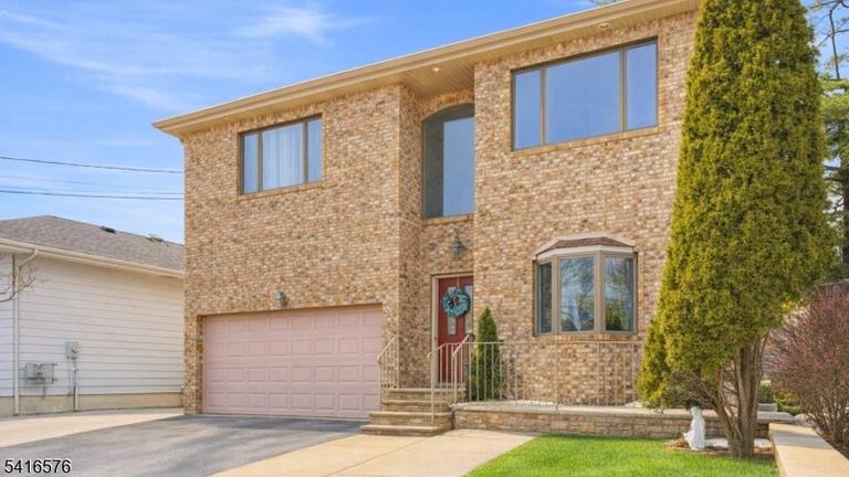 Property listing MLS 4014102 photo 2