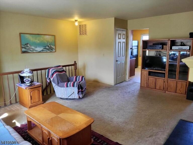 Property listing MLS 4017190 photo 3