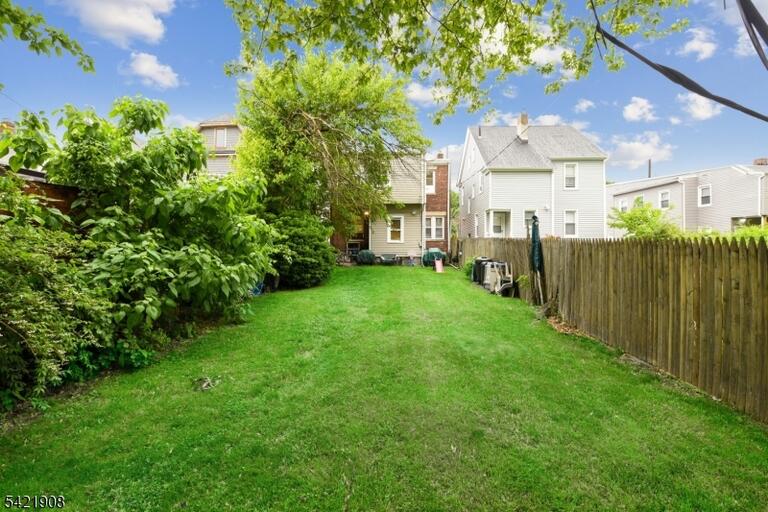 Property listing MLS 4020296 photo 2