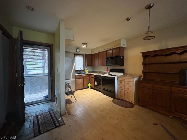 Property listing MLS 4021292 photo 2