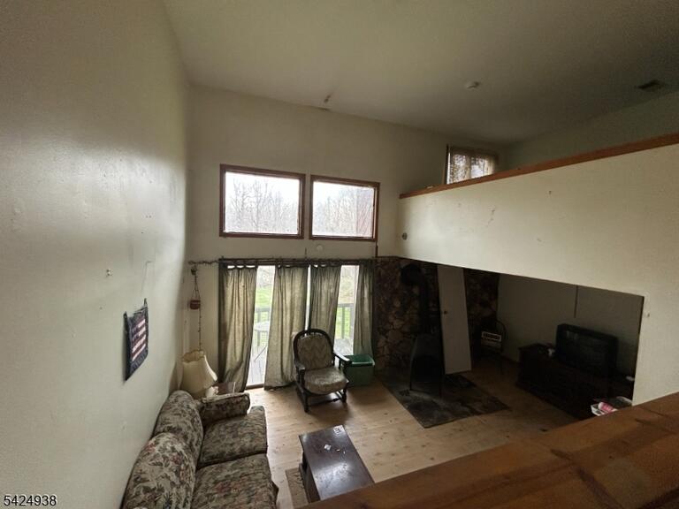 Property listing MLS 4021292 photo 3