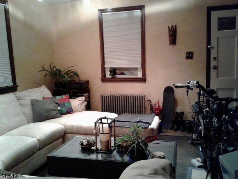 Property listing MLS 4022951 photo 3