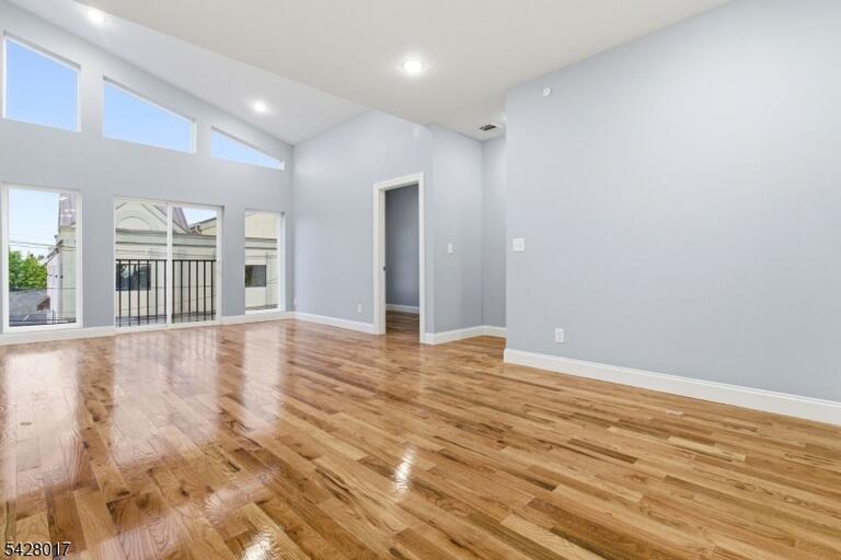 Property listing MLS 4023951 photo 9