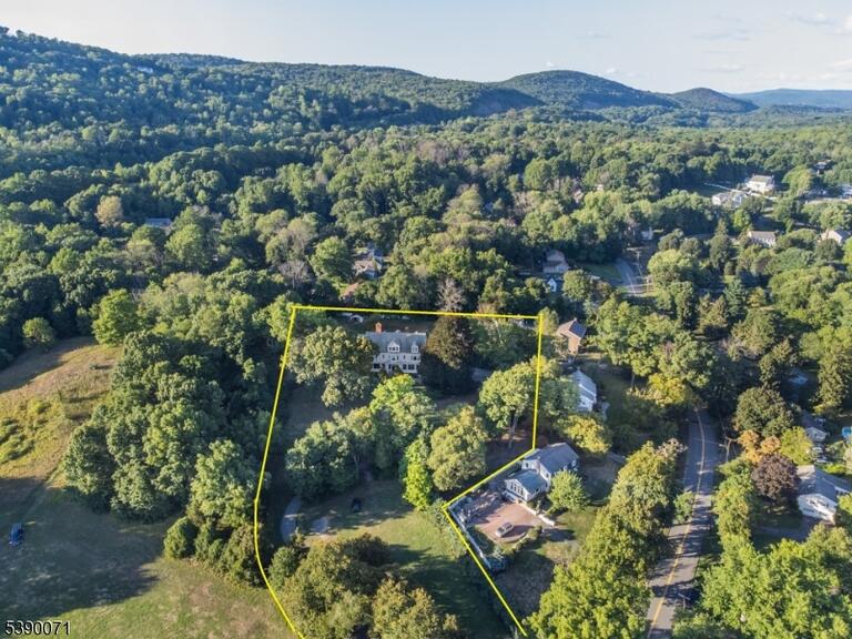 Property listing MLS 4024421 photo 17