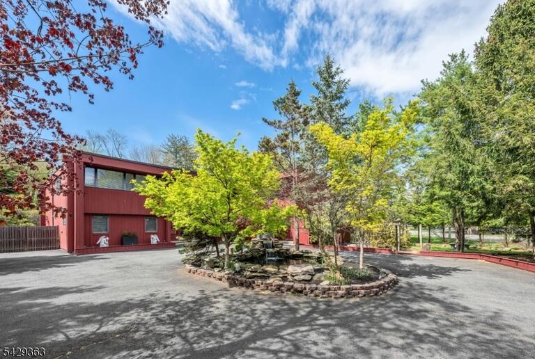Property listing MLS 4025204 photo 1
