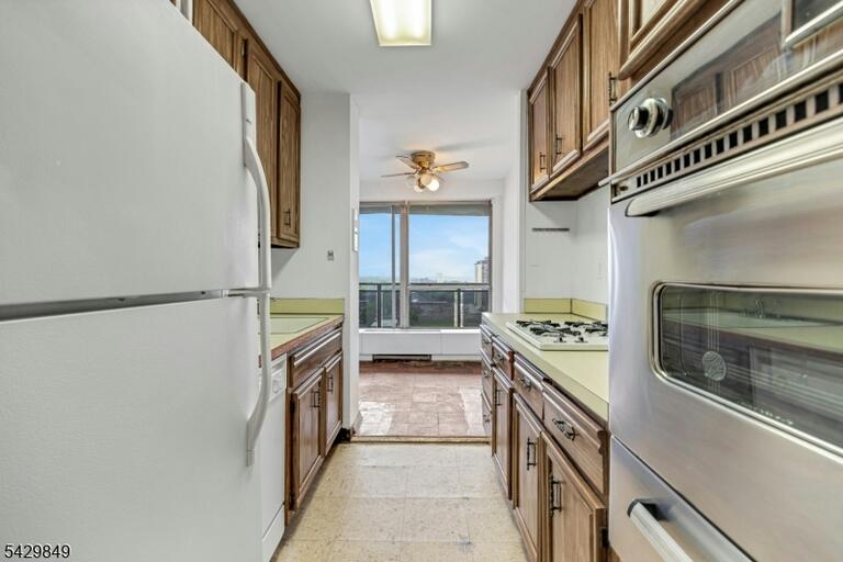Property listing MLS 4026004 photo 9