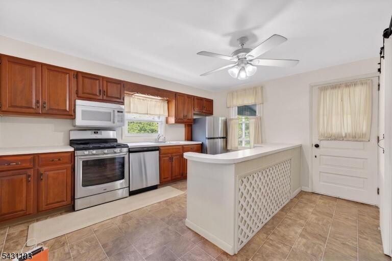 Property listing MLS 4027067 photo 3