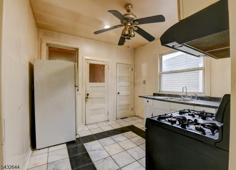 Property listing MLS 4028232 photo 37