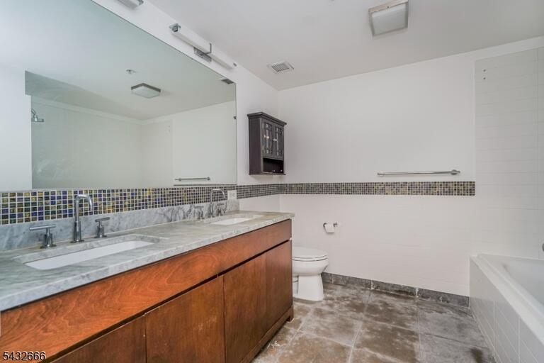 Property listing MLS 4028249 photo 10