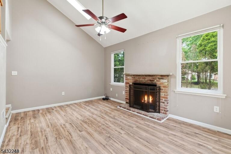 Property listing MLS 4028621 photo 2