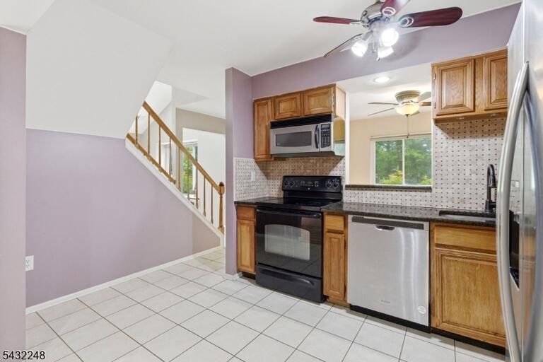 Property listing MLS 4028621 photo 3