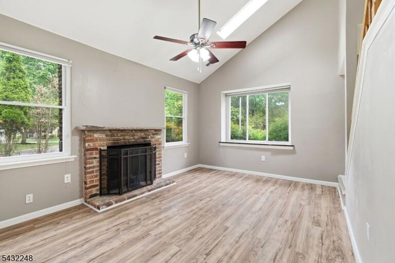 Property listing MLS 4028621 photo 4