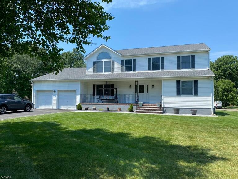 Property listing MLS 4028777 photo 1
