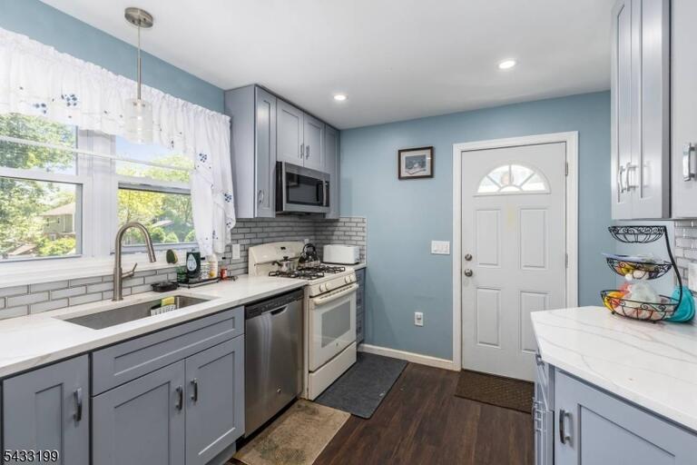 Property listing MLS 4030694 photo 9