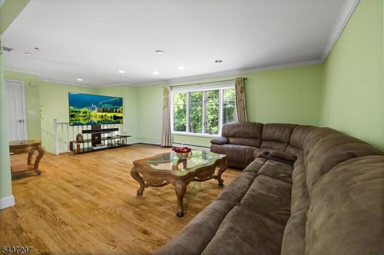 Property listing MLS 4032497 photo 4