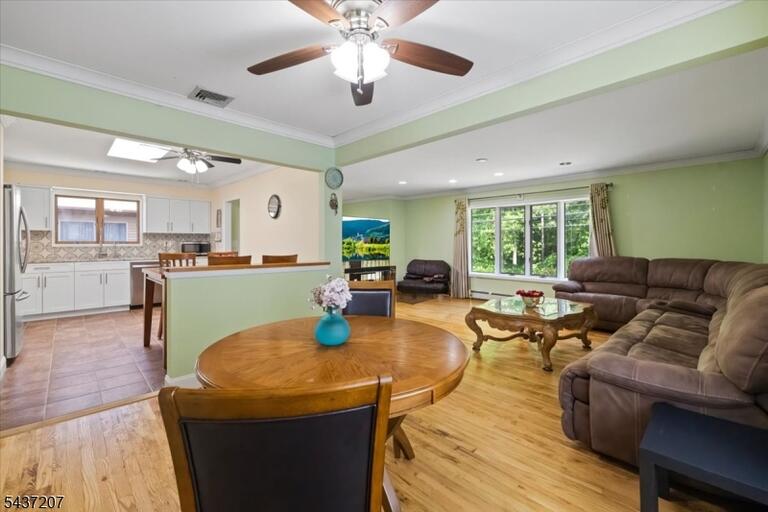 Property listing MLS 4032497 photo 5
