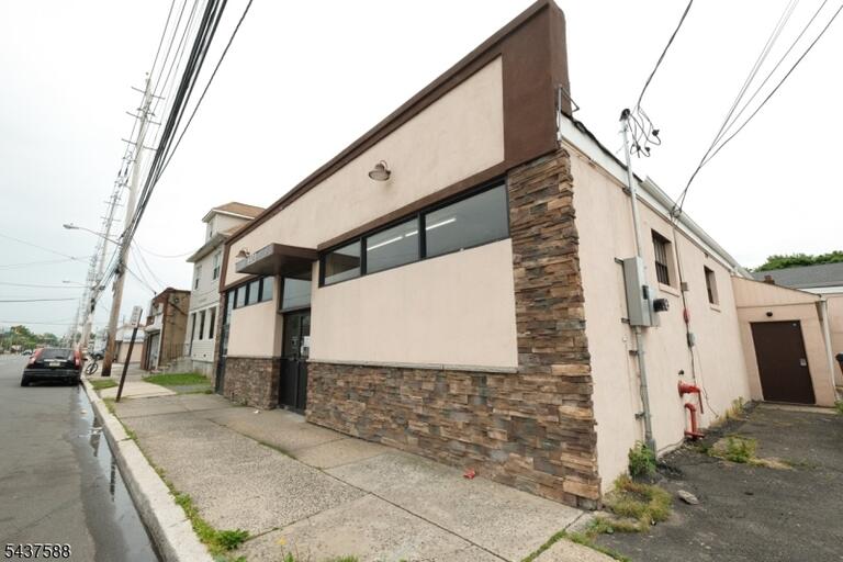 Property listing MLS 4032554 photo 2
