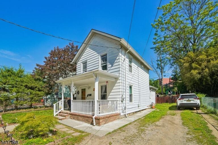 Property listing MLS 4032726 photo 2