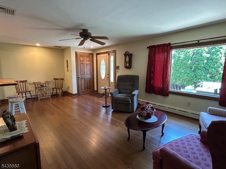 Property listing MLS 4033645 photo 2