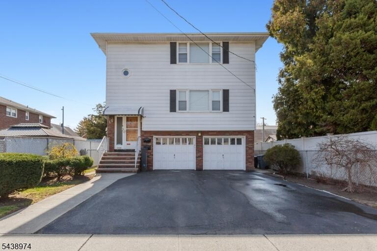 Property listing MLS 4033743 photo 1