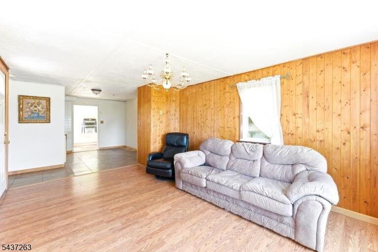 Property listing MLS 4033746 photo 5