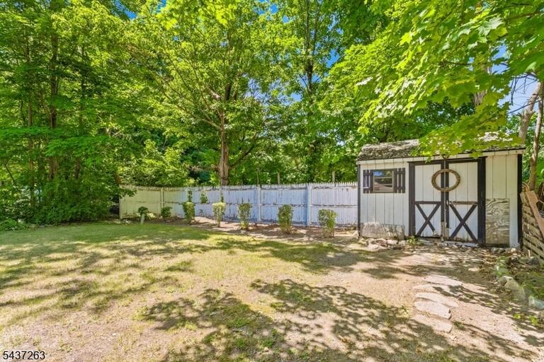 Property listing MLS 4033746 photo 9