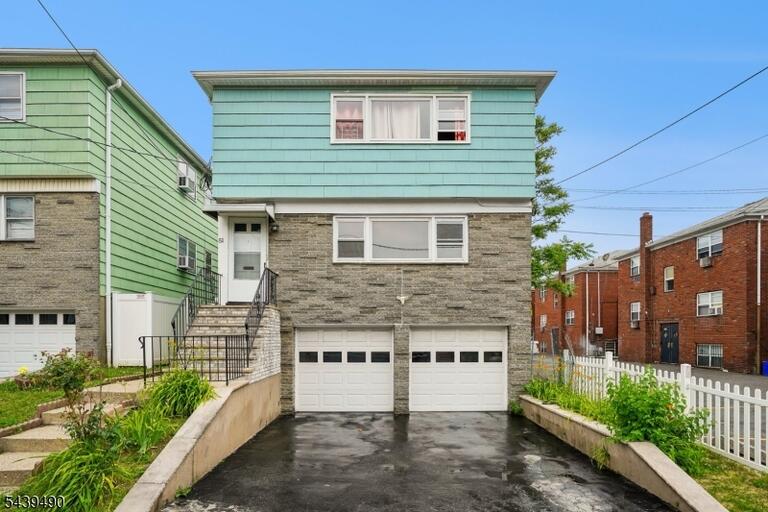 Property listing MLS 4034229 photo 3