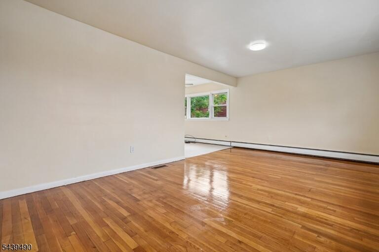 Property listing MLS 4034229 photo 4