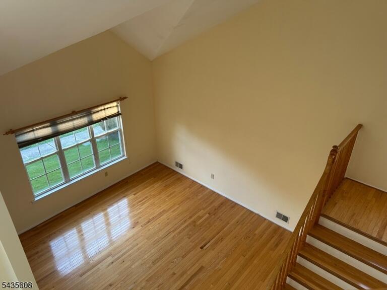 Property listing MLS 4034471 photo 3