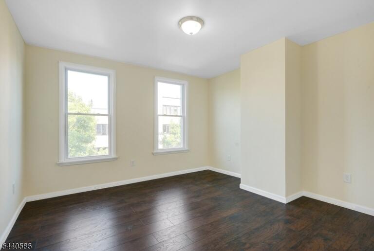 Property listing MLS 4035137 photo 4