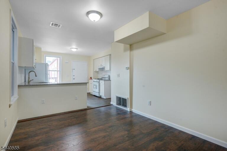 Property listing MLS 4035137 photo 7