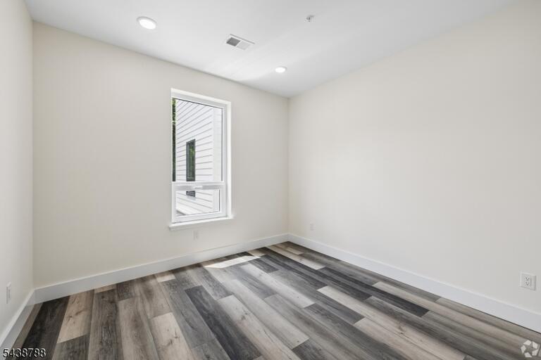 Property listing MLS 4035204 photo 3