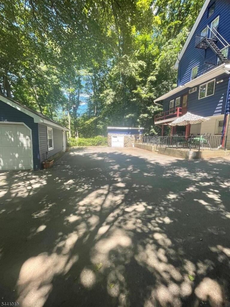 Property listing MLS 4035567 photo 33