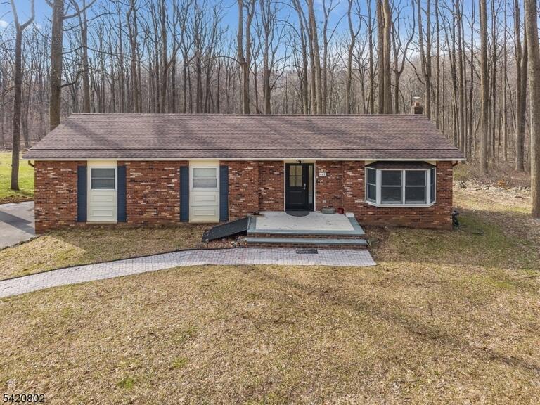 Property listing MLS 4035591 photo 1