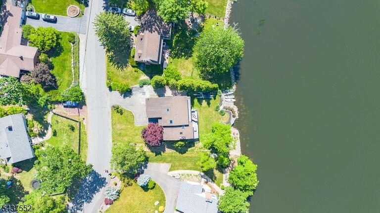Property listing MLS 4035594 photo 42